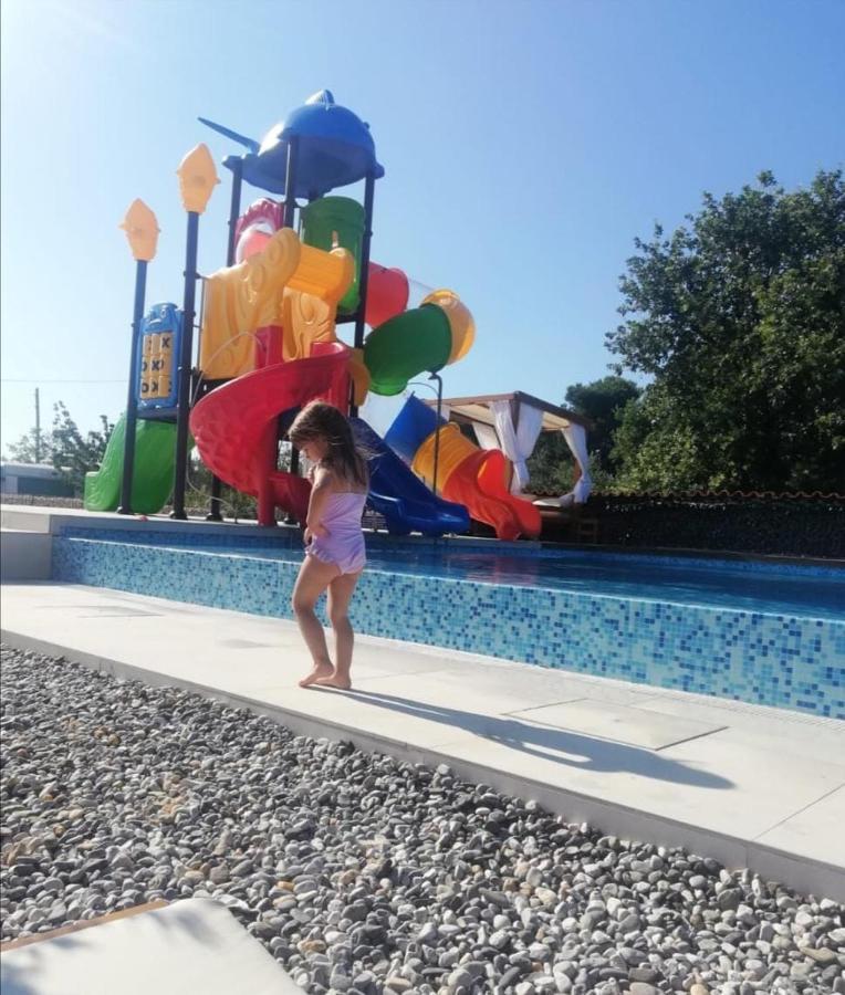 Mobilehome Elena Premium With Pool, Istria Banjole Buitenkant foto