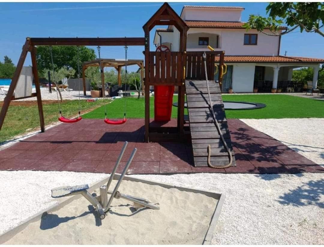 Mobilehome Elena Premium With Pool, Istria Banjole Buitenkant foto