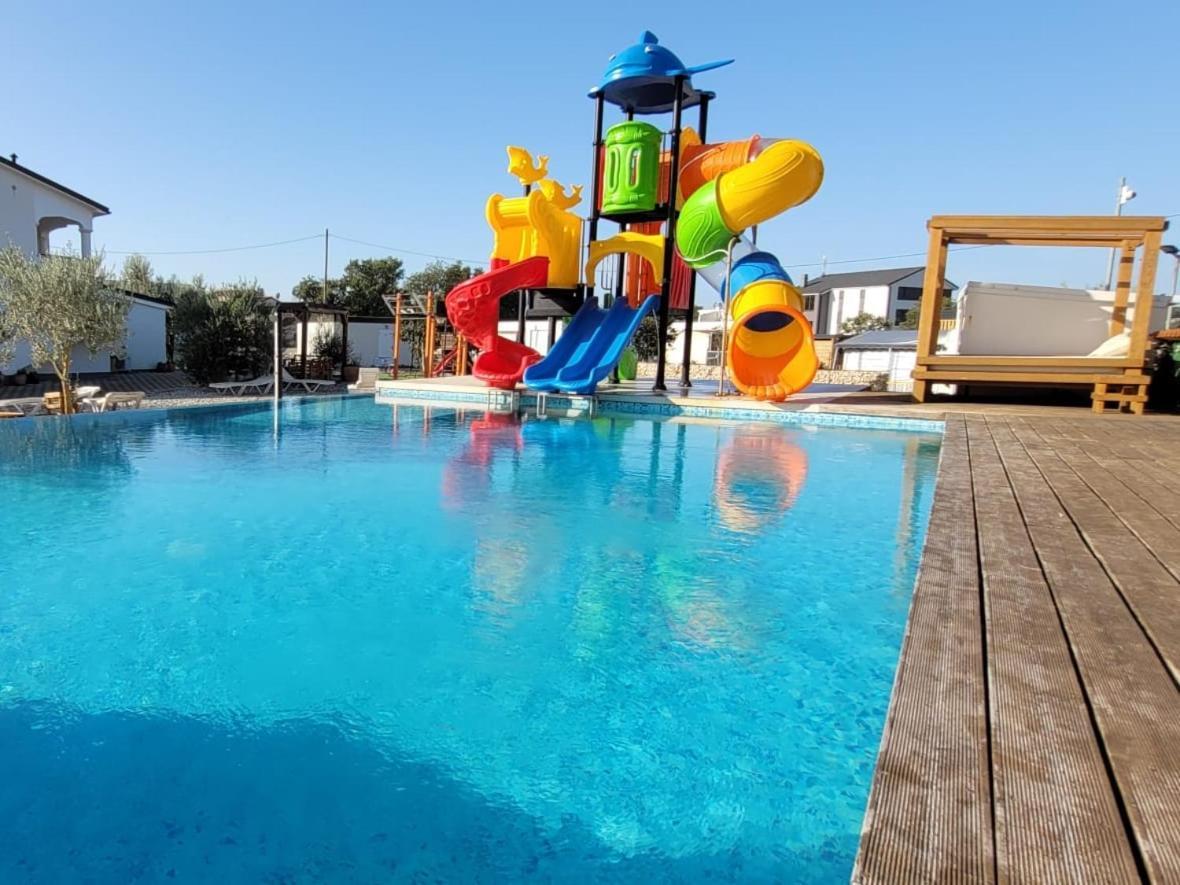 Mobilehome Elena Premium With Pool, Istria Banjole Buitenkant foto